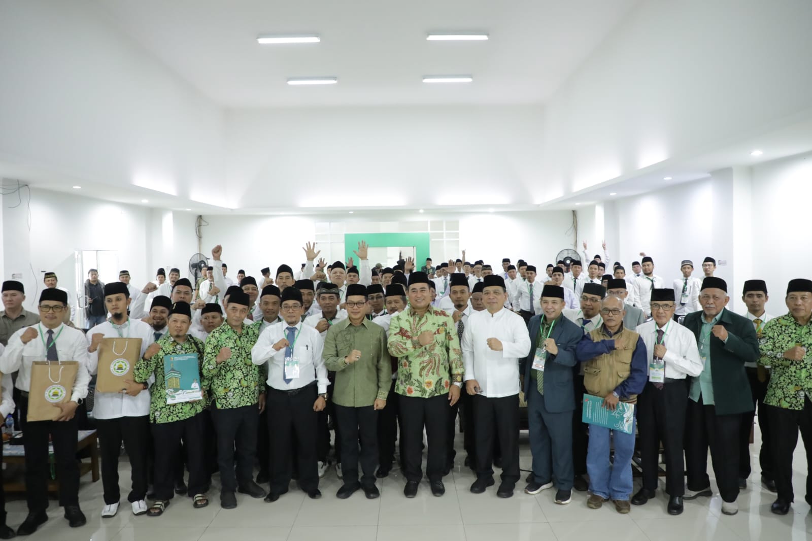 Bupati Bandung Berharap DMI Harus Jadi Pilar Pembinaan Umat