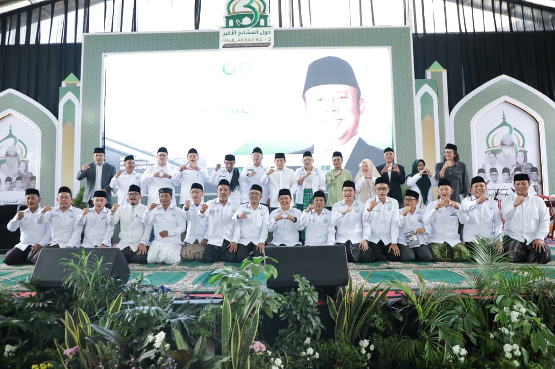 Wakil Ketua DPR RI Dilantik Jadi Ketua Alumni Cipasung