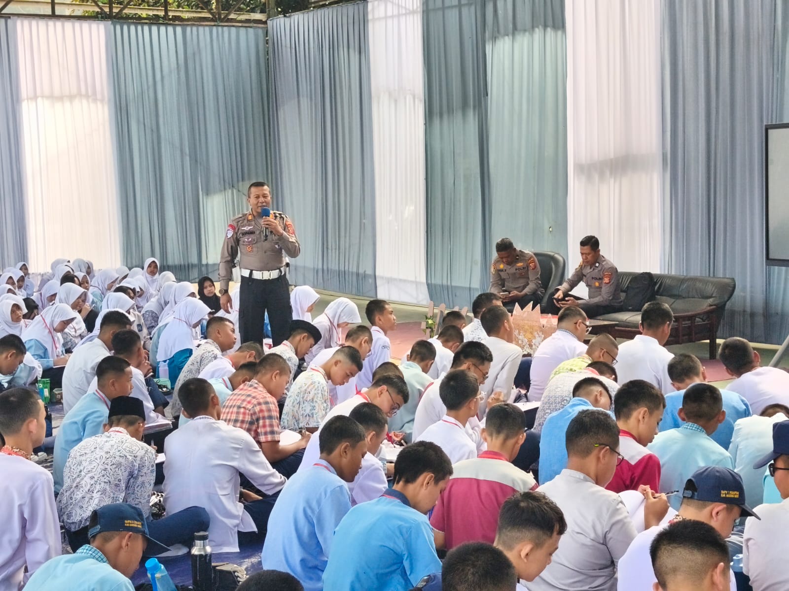 Polsek Cisarua Ajak Pelajar Jadi Pelopor Keselamatan Berlalu Lintas