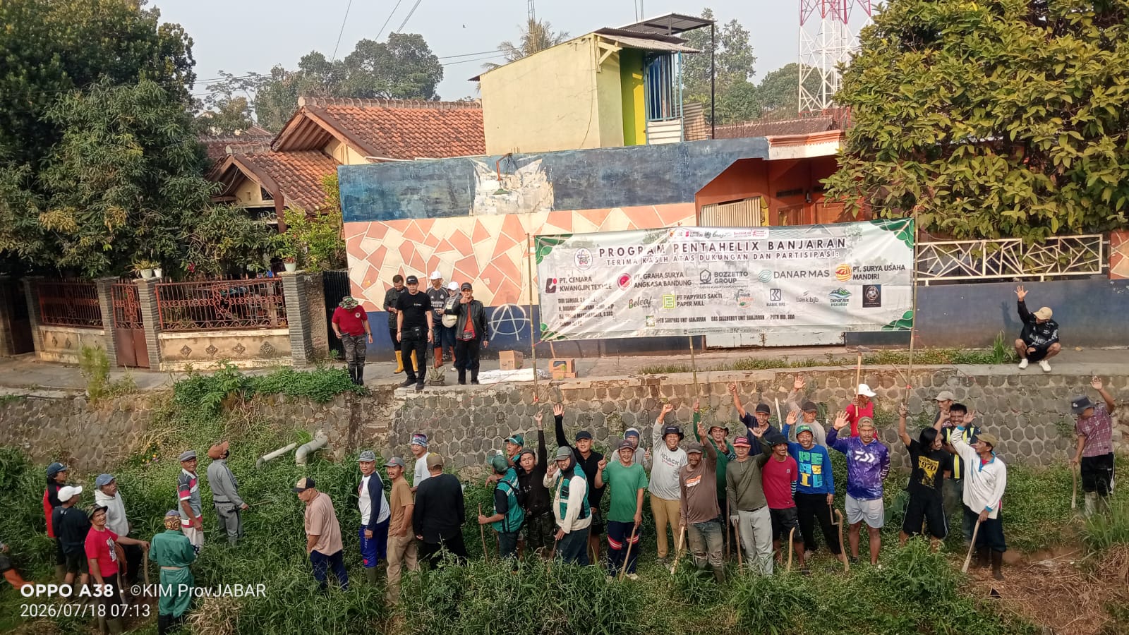 Kepung Pendangkalan Sungai Forum Pentahelix Keruk Lumpur yang Menyempit