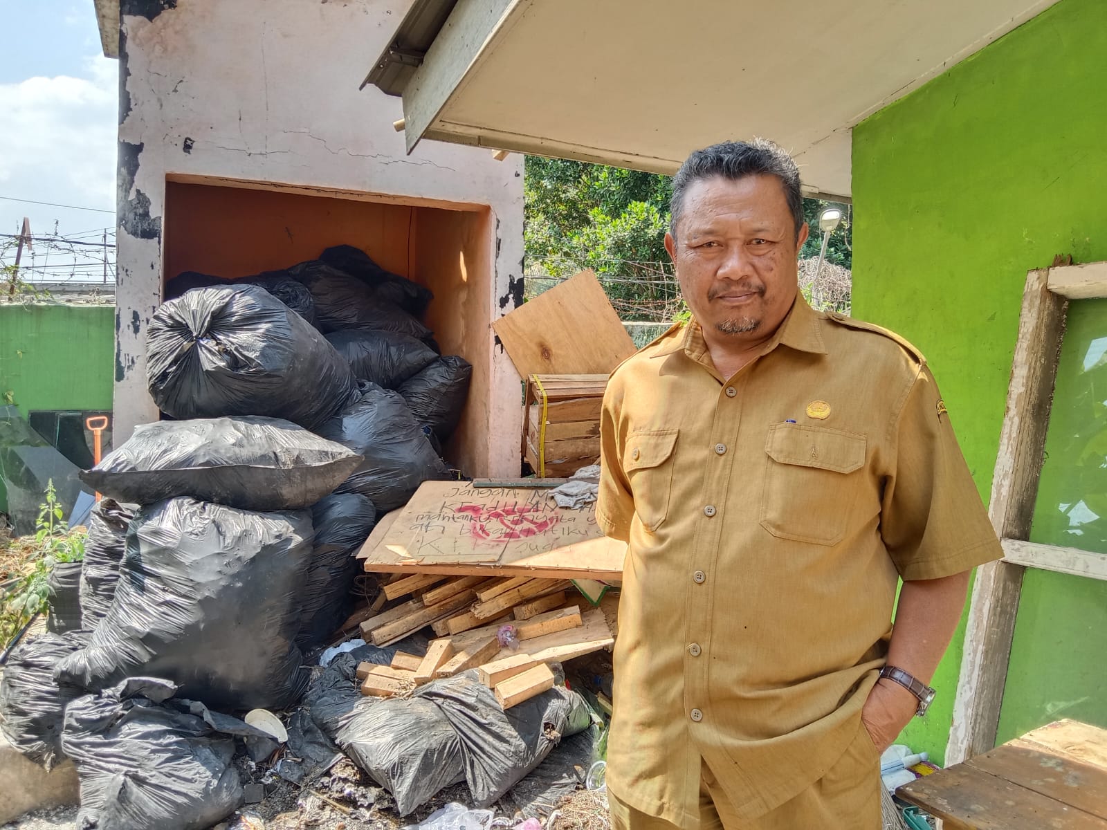 SMAN 1 Cililin Keluhkan Layanan Pengangkutan Sampah DLH KBB