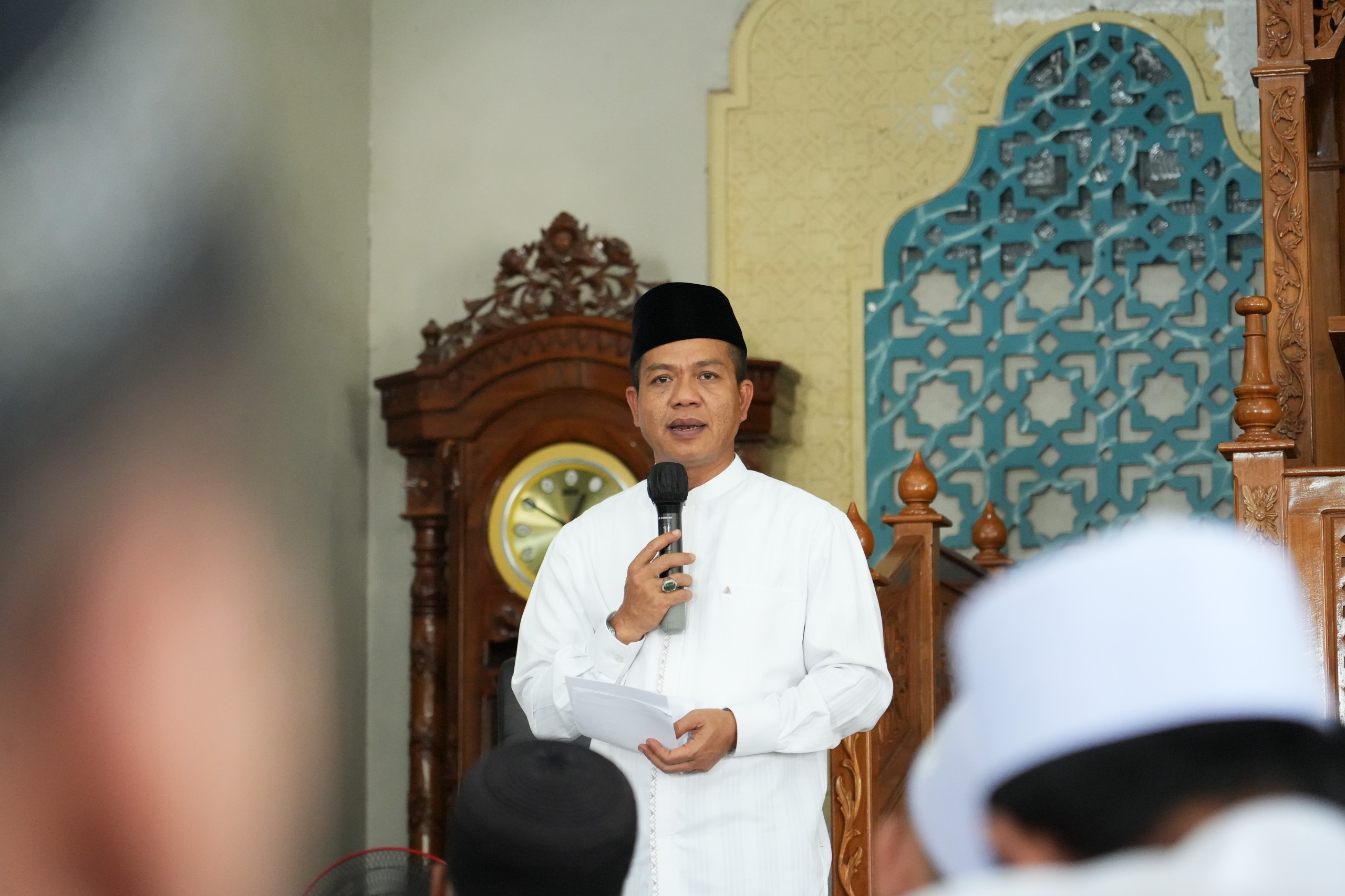 Dipuji Tak Terbang, Dicaci Tak Tumbang: Laku Sunyi Kang DS Menenun Asa