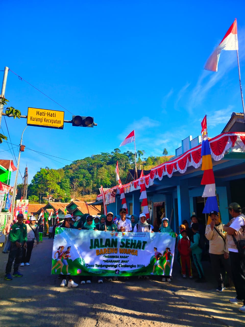Pemdes Tanjungwangi Gelar Jalan Sehat Bareng Warga