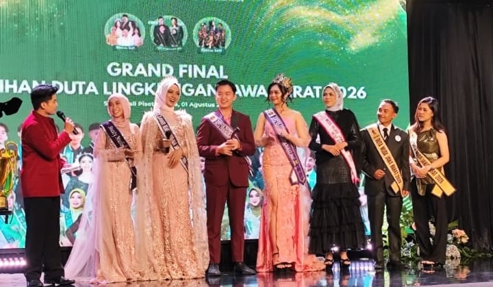 Anggun Bergaun Pink, Winner Beauty Muslimah Jabar Curi Perhatian di Grand Final Duta Lingkungan 2026