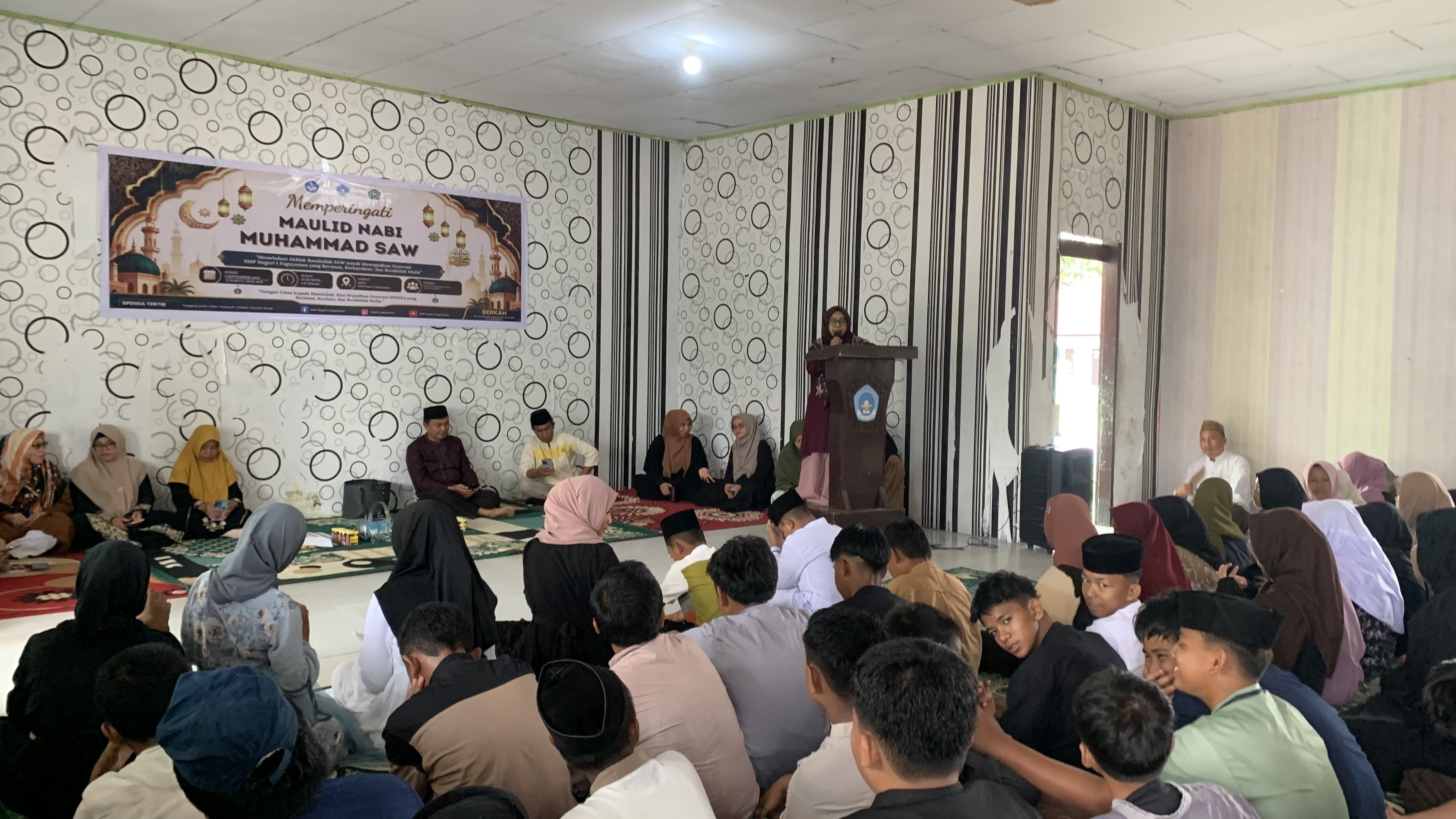 Maulid Nabi SMPN 1 Paguyaman Tanamkan Tauladan Rosulullah 