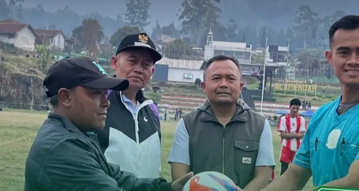 Camat Panpan Risvan: Turnamen Sepak Bola Alenda CUP Jaring Bakat 
