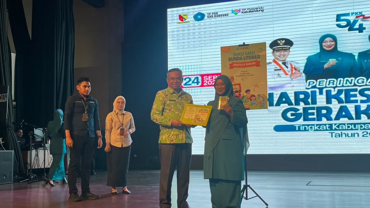 Emma Dety Luncurkan Buku Saku Bunda Literasi 