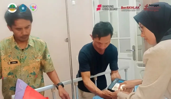 DisdukCapil: Jemput Bola Perekaman e-KTP Ke Pasien RSUD Welas Asih