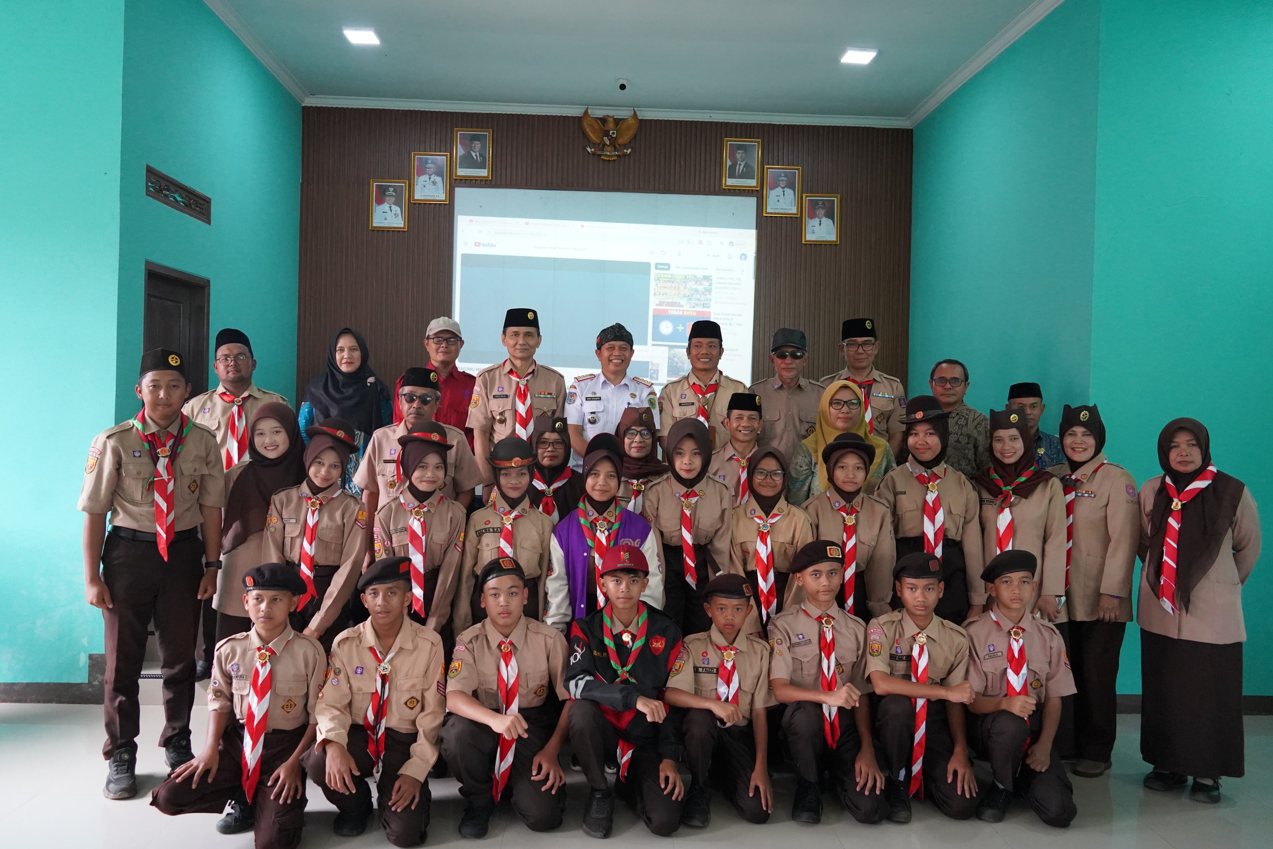 Camat Asep Lepas Kontingen Pramuka
