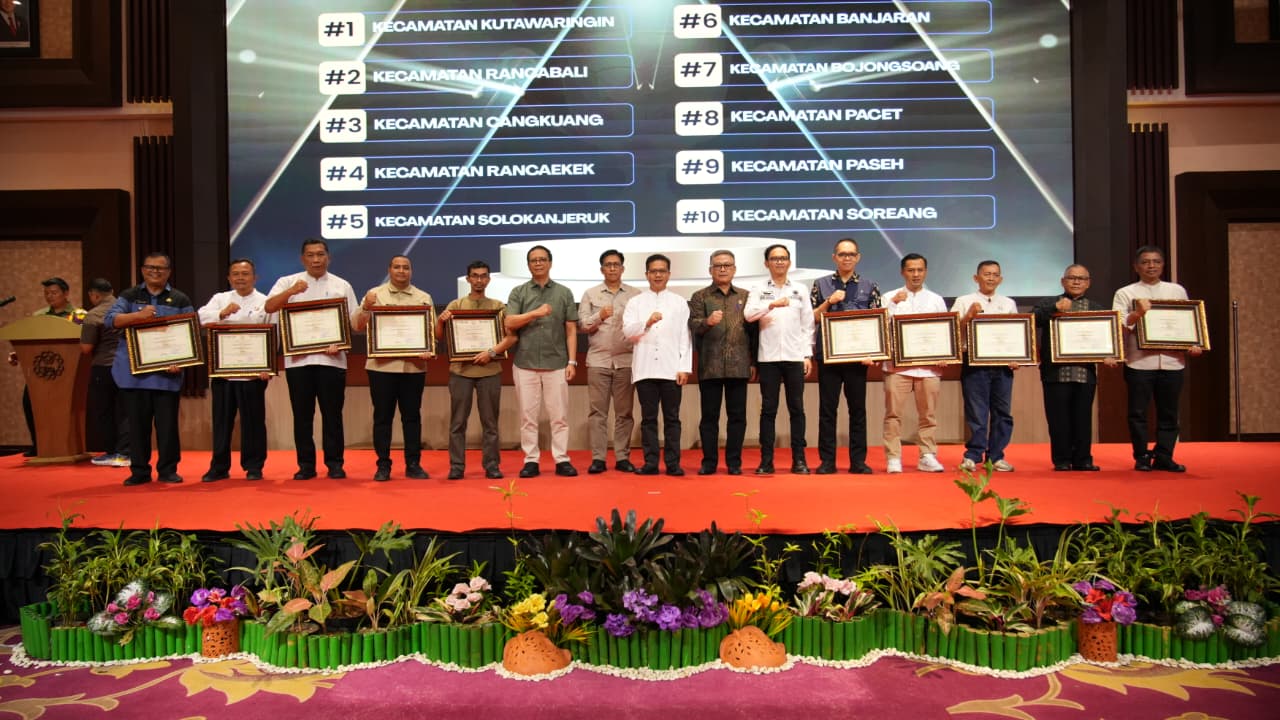 Camat Prabowo Raih Penghargaan SAKIP Award 2026