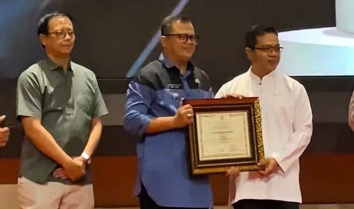 Camat Kutawaringin Raih Peringkat I SAKIP Award 2026