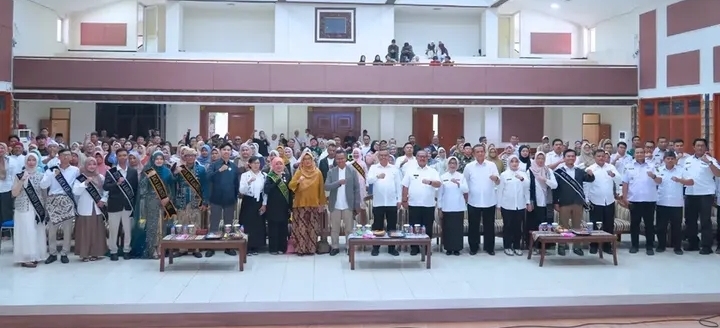 Keren: DISDUKCAPIL Raih Tiga Penghargaan 