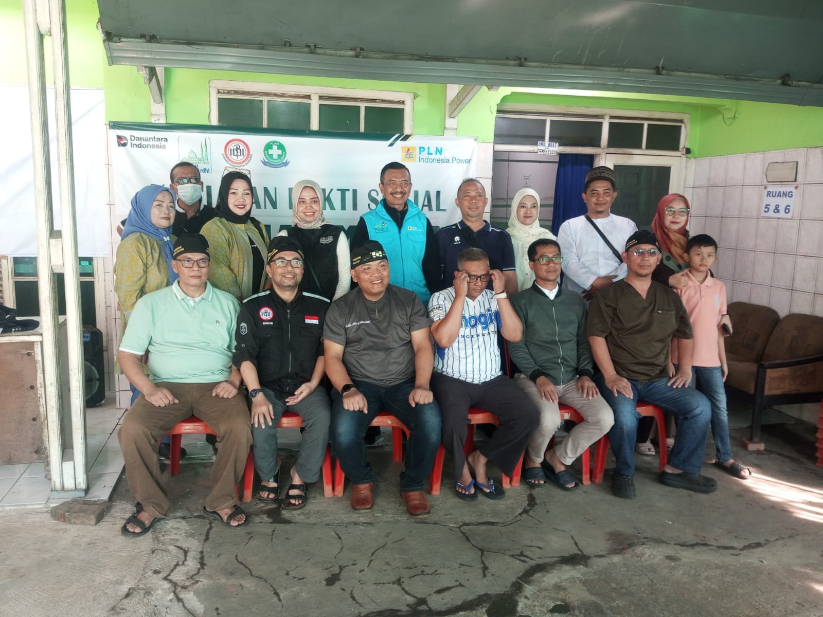 60 Anak Ibun Menuju Kedewasaan Lewat Khitanan Massal PLN IP Kamojang