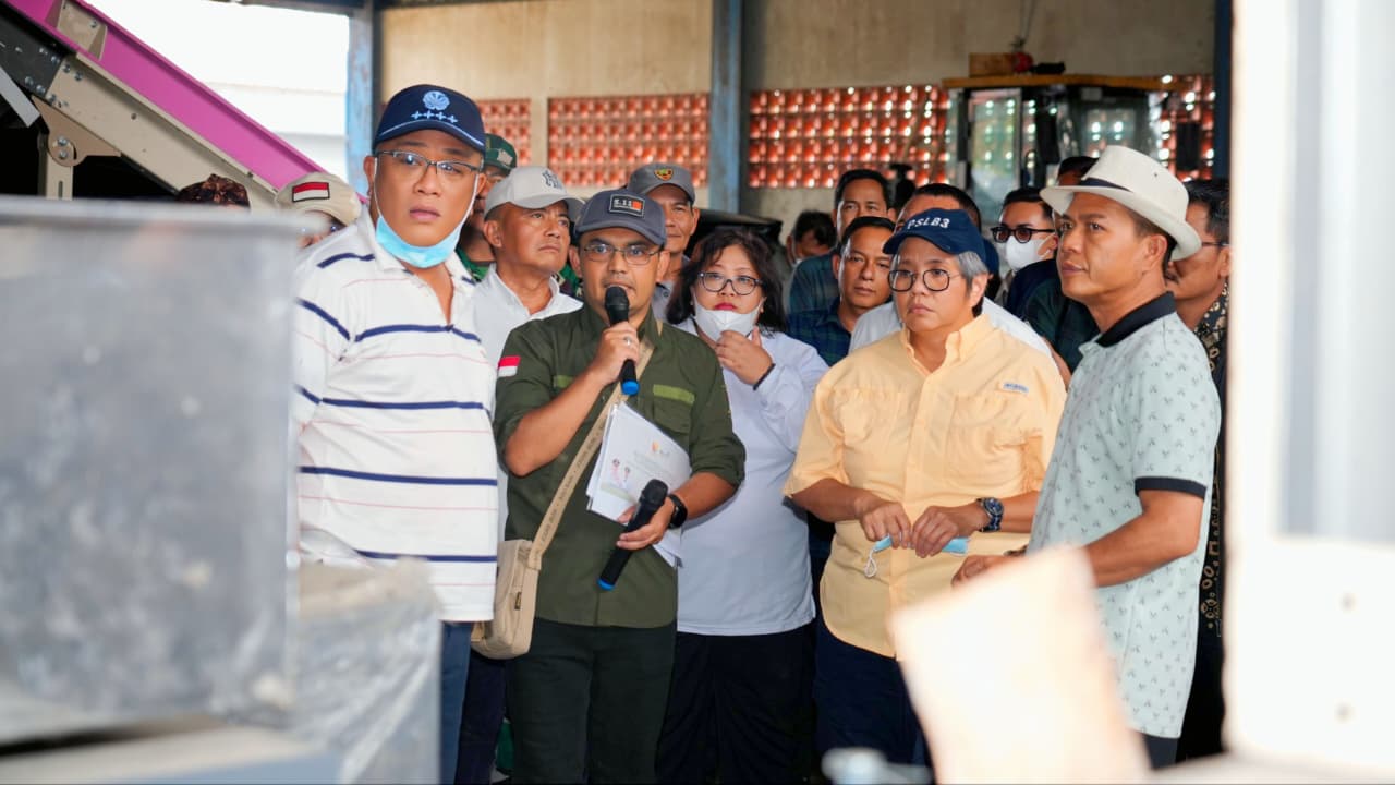 Menteri LH Dorong Percepatan Realisasi TPST Oxbow Cicukang Menjadi PSEL